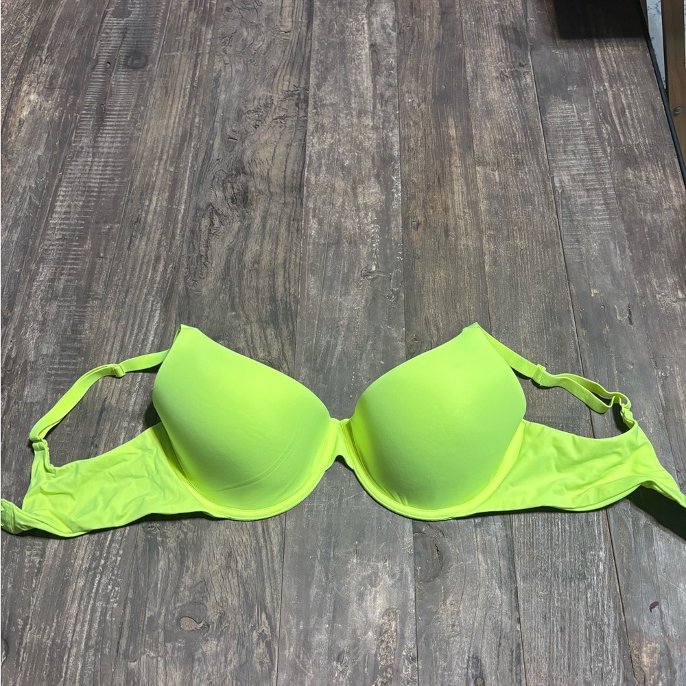 SKIMS Fits Everybody T-Shirt Demi-Bra Green Highlighter Stretch 38DD